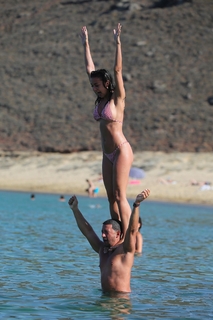 Amy Jackson feet photo thumbnail