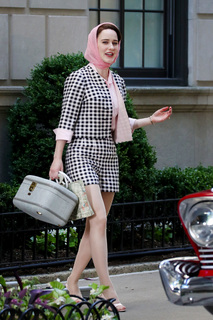 Rachel Brosnahan feet photo thumbnail
