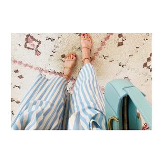 Abigail Spencer feet photo thumbnail