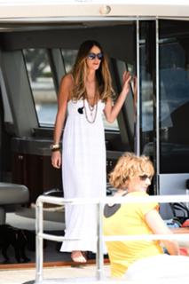 Elle Macpherson feet photo thumbnail