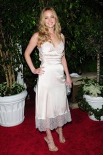 Jennifer Lawrence feet photo thumbnail