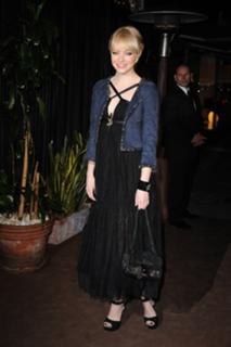 Emma Stone feet photo thumbnail