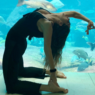 Jennifer Nicole Lee feet photo thumbnail