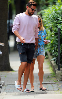 Caroline Flack feet photo thumbnail