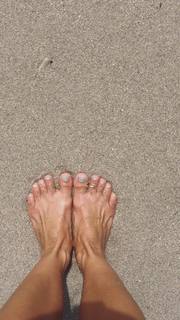 Kino MacGregor feet photo thumbnail