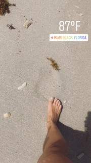 Kino MacGregor feet photo thumbnail