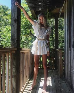 Elsa Hosk feet photo thumbnail