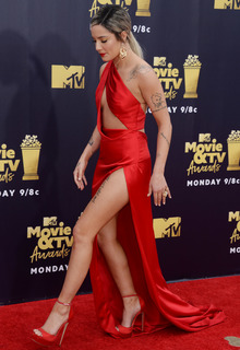 Halsey feet photo thumbnail