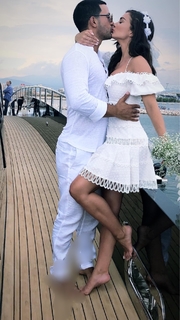 Amy Jackson feet photo thumbnail