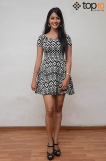 Pooja Hegde feet photo thumbnail