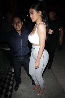 Kylie Jenner feet photo thumbnail