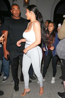 Kylie Jenner feet photo thumbnail
