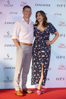 Mariska Hargitay feet photo thumbnail