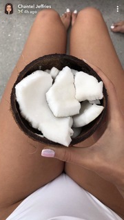 Chantel Jeffries feet photo thumbnail