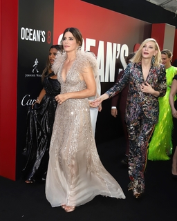 Sandra Bullock feet photo thumbnail
