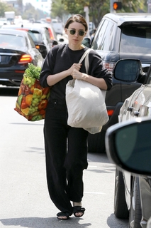 Rooney Mara feet photo thumbnail