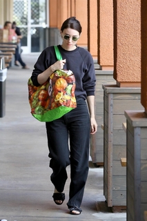 Rooney Mara feet photo thumbnail