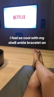 Chiara Ferragni feet photo thumbnail
