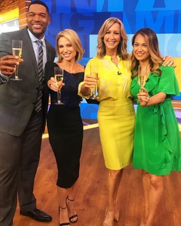 Amy Robach feet photo thumbnail