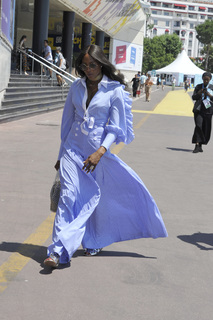 Naomi Campbell feet photo thumbnail