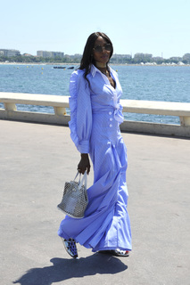 Naomi Campbell feet photo thumbnail