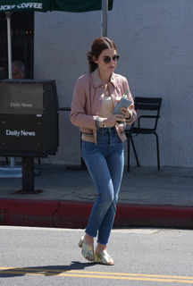 Lucy Hale feet photo thumbnail