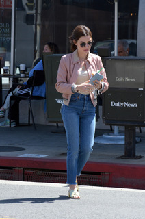 Lucy Hale feet photo thumbnail