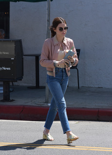 Lucy Hale feet photo thumbnail