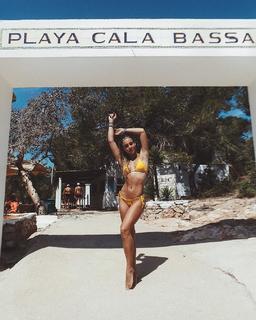 Charly Jordan feet photo thumbnail