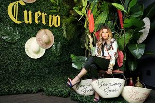 Ashley Benson feet photo thumbnail