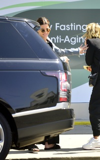 Sandra Bullock feet photo thumbnail