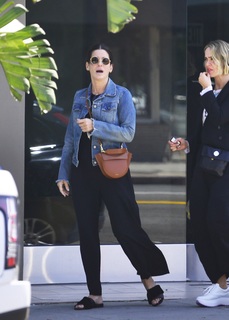 Sandra Bullock feet photo thumbnail