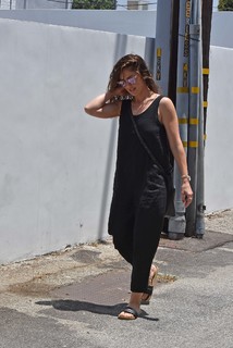 Minka Kelly feet photo thumbnail