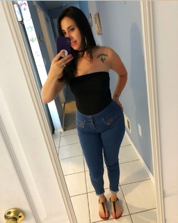 Jenelle Jcakess feet photo thumbnail