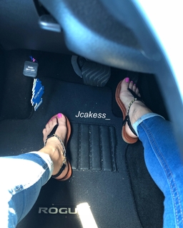 Jenelle Jcakess feet photo thumbnail