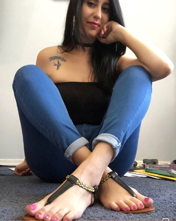 Jenelle Jcakess feet photo thumbnail