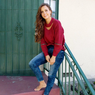 Tiffany Alvord feet photo thumbnail