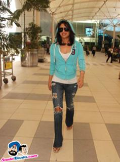Priyanka Chopra Jonas feet photo thumbnail
