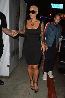 Amber Rose feet photo thumbnail