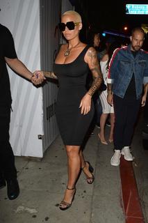 Amber Rose feet photo thumbnail