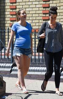 Jacqueline Jossa feet photo thumbnail