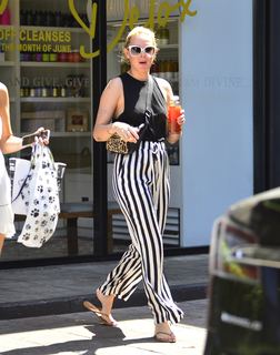 Rumer Willis feet photo thumbnail