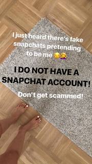 Emma Lovett feet photo thumbnail