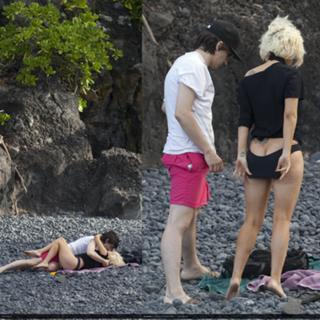 Lady Gaga feet photo thumbnail
