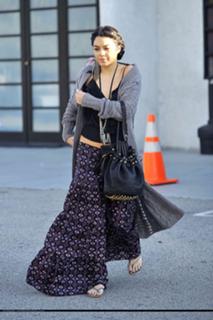 Vanessa Hudgens feet photo thumbnail