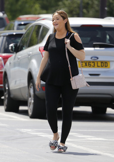 Jacqueline Jossa feet photo thumbnail