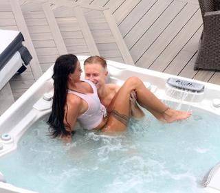 Katie Price feet photo thumbnail