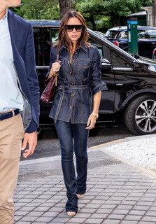 Victoria Beckham feet photo thumbnail