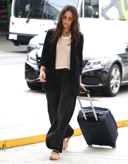 Evangeline Lilly feet photo thumbnail