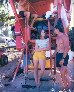 Cindy Crawford feet photo thumbnail